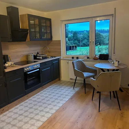 Laubushof - Idyllisches Im Grünen Mit Balkon Apartamento