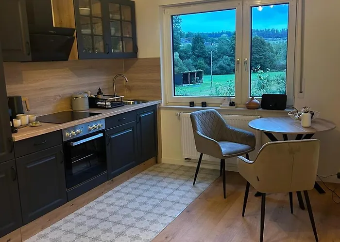 Laubushof - Idyllisches Im Grünen Mit Balkon Apartamento